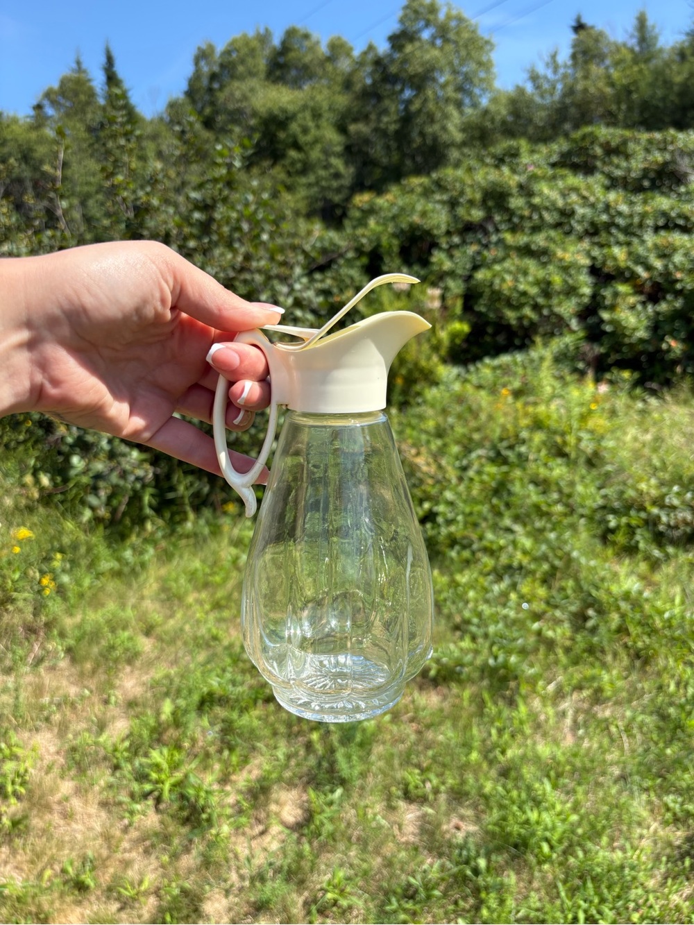 Clear Glass Pitcher for syrup with Cream Lid and Handle